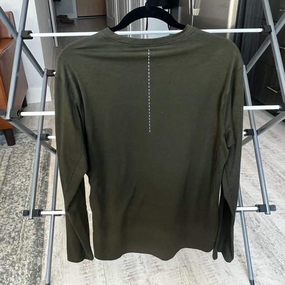 Lululemon long sleeve shirt - Picture 1 of 3